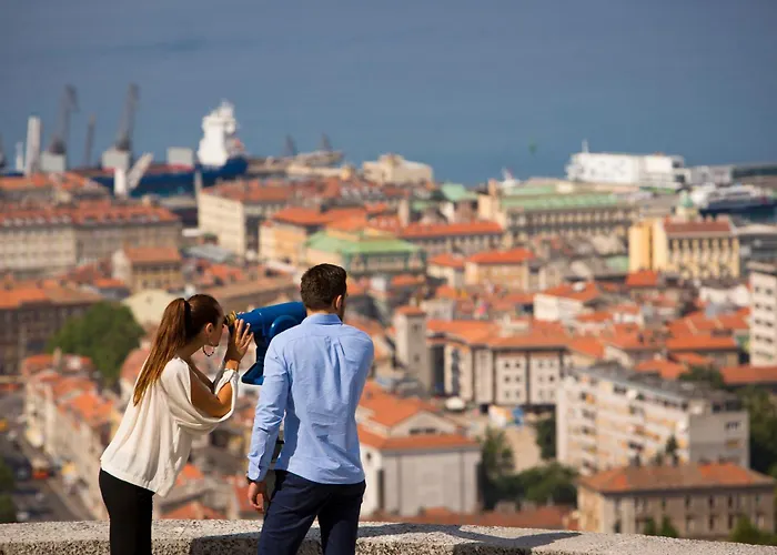 The Captain's With Amazing Views Apartman
