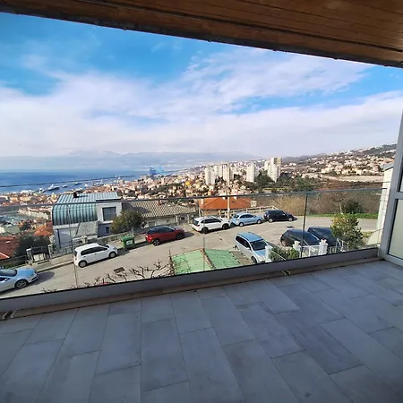 The Captain's With Amazing Views 리예카